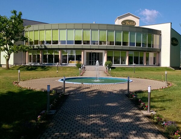 Dr Bata office block 170710 03