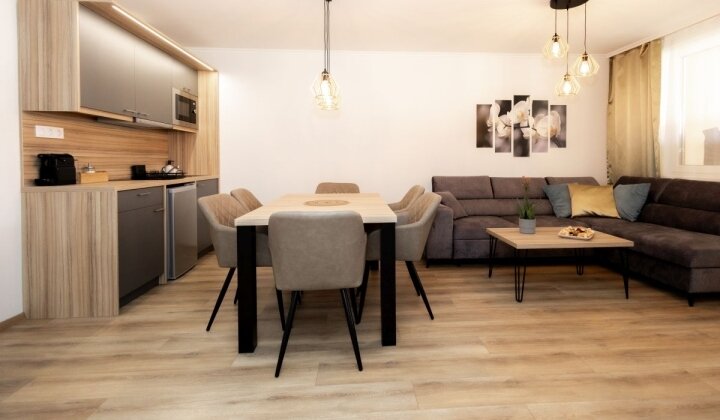 Elő- és utószezoni árlista 2027-Deluxe Apartmanházak