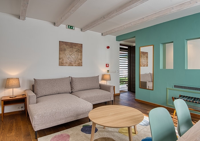Apartament „Vidrafészek” pentru copii, situat pe malul lacului