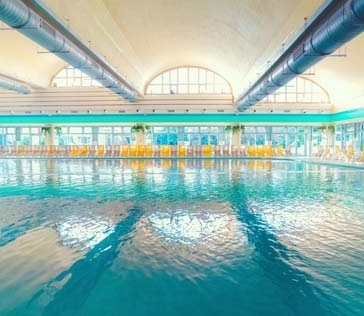 Large indoor thermal pool 2
