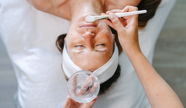 Firm & Lift Gesichtsbehandlung