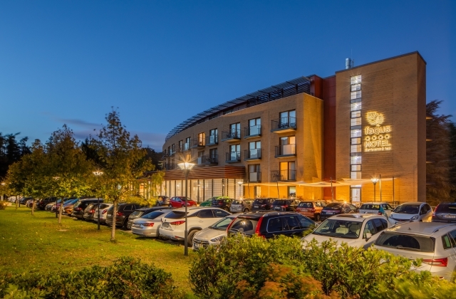 Erdei nyugalom Sopron szívében, a Fagus Hotel a Lővérek között