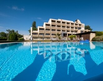 Balatoni nyaralás ajándék strandbelépővel