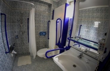 Bio-komfort mozgáskorlátozott fürdőszoba