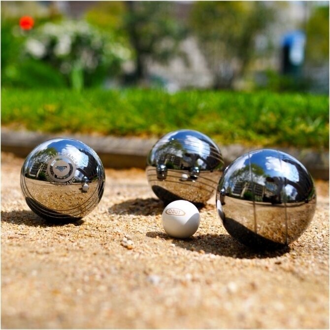 Pétanque court under the shadows of plane trees