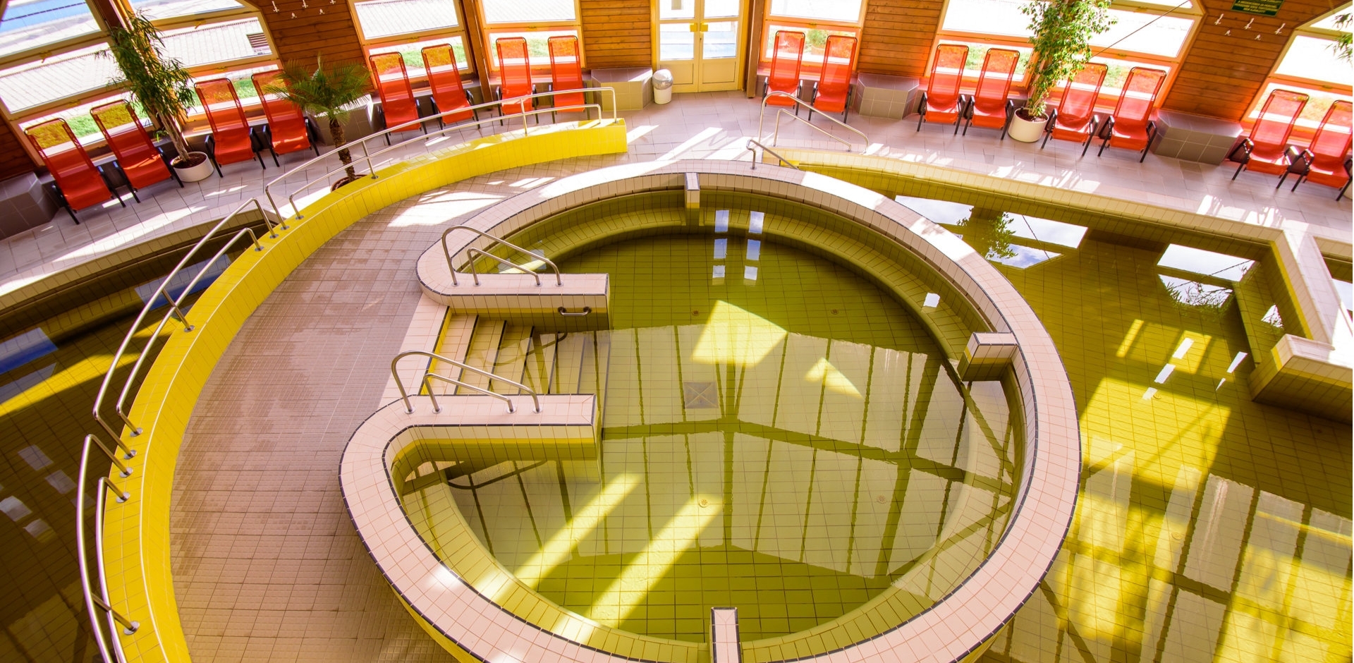 Gyógyfürdő, Strand