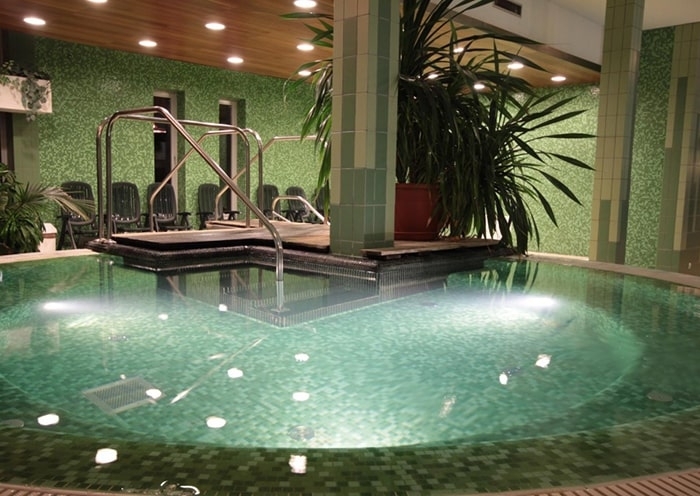 Large sized Jacuzzi