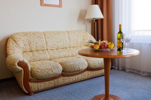 Megújult kanapék a Hotel Karos Spa-ban