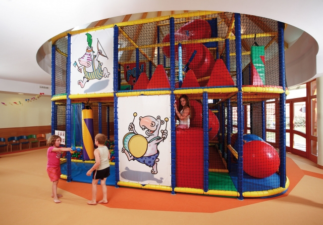 Two-story indoor playground - Boboland