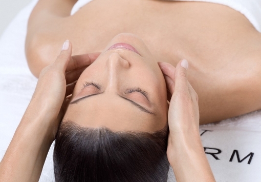 Institut Esthederm Paris Esthe Lift - manuális arckontúr feszesítő kezelés