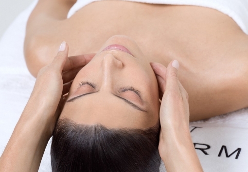 Institut Esthederm Paris Esthe Lift - manuális arckontúr feszesítő kezelés