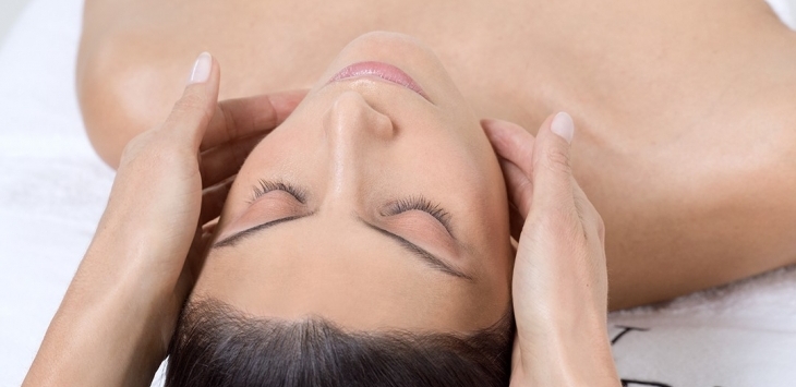 Institut Esthederm Paris Esthe Lift - manuális arckontúr feszesítő kezelés