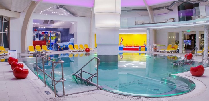 Maintenance of family leisure pool