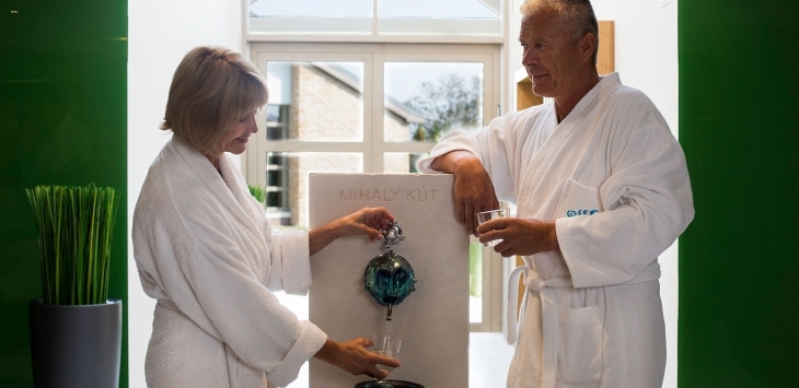 Die Gäste des Kolping Hotels baden in zertifiziertem Heilwasser