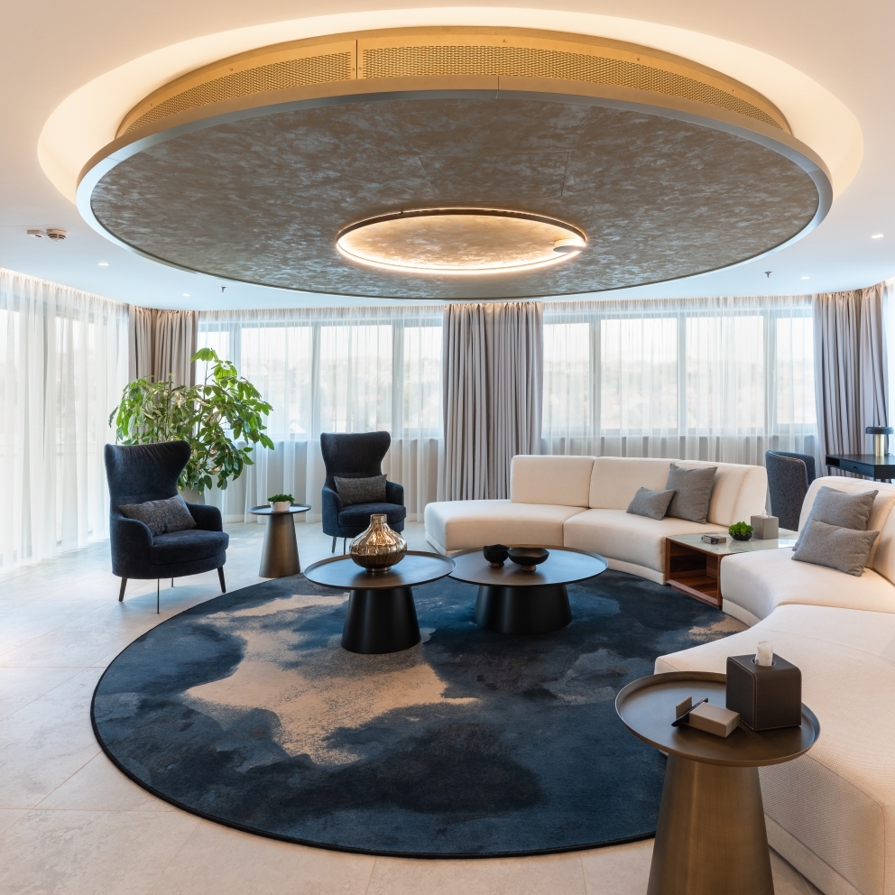 Majestic Penthouse Suite