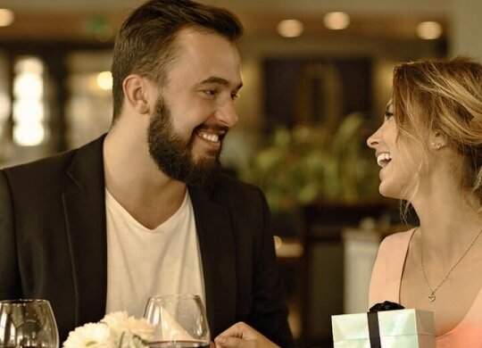La Vie est Belle - Die Aromen des Lebens unter den Sternen ansehen