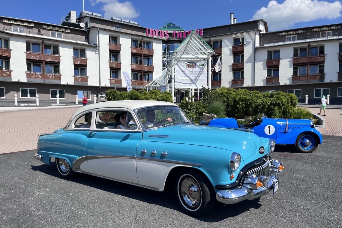 Лотус Ретро