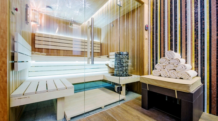 Dry sauna in the wellness area
