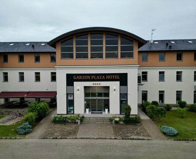 Hotel Garzon Plaza