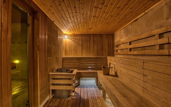 Szauna és jacuzzi
