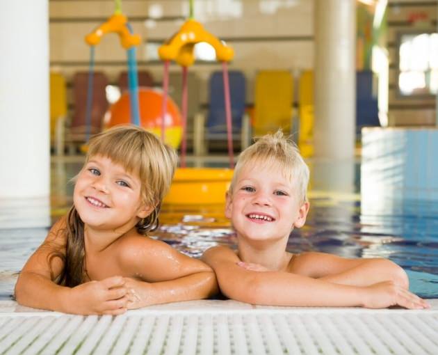 Fürdő gyerekkel: Hogyan készüljünk fel a gyerekes wellnessre?