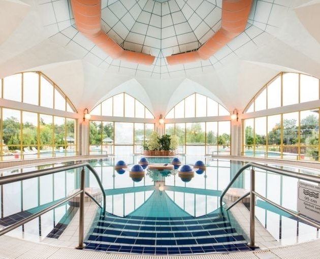 Indoor thermal water pool