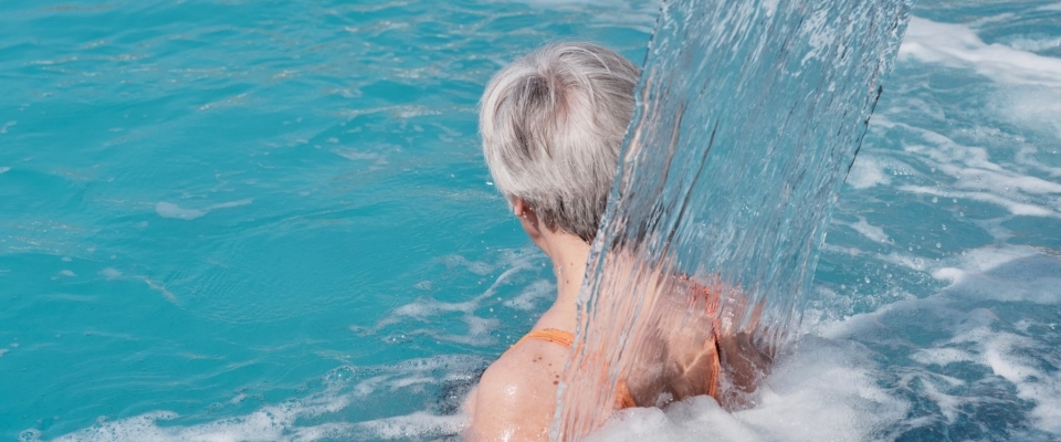 Miért fájnak gyakrabban az ízületek télen, és hogyan segíthet ezen a gyógyfürdőzés?