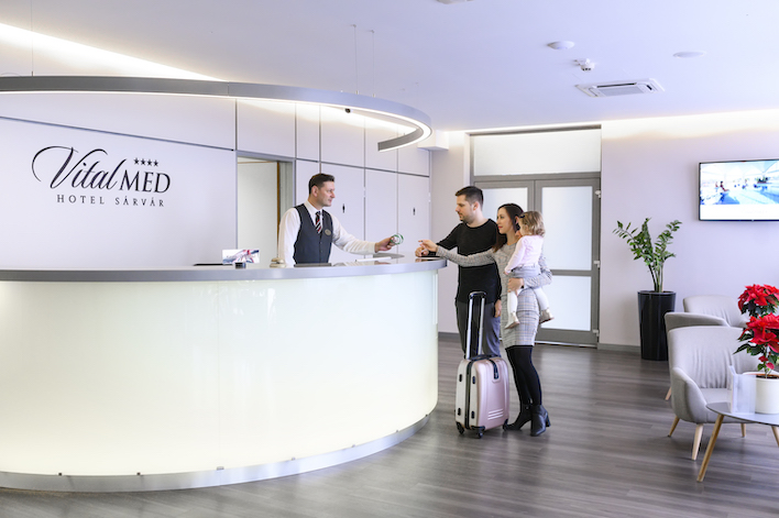 Szállodai recepciós