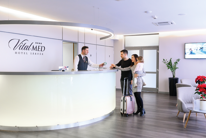 Szállodai recepciós