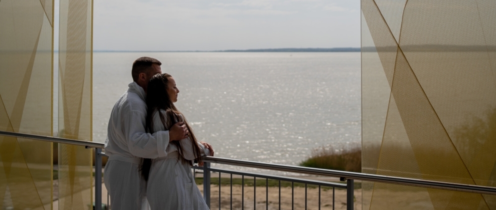 Balatonra néző szoba Keszthelyen, ahol a panoráma a napirend része