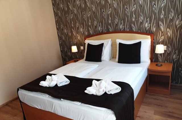 Standard Doppelzimmer - Six Inn Hotel Budapest