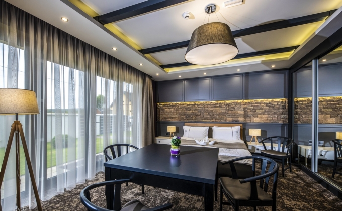 Villa Cuvée Egerszalók - Családi szoba, nappali rész