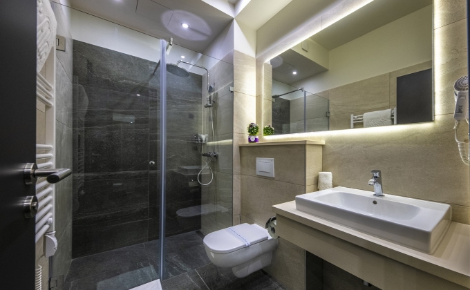 Villa Cuvée Egerszalók - Családi szoba, fürdőszoba